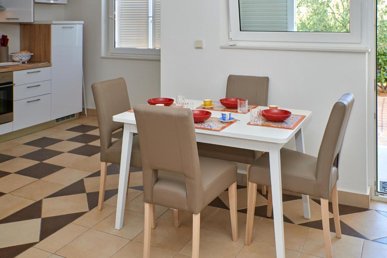 Cittanova Boutique Apartment Con Piscina Novigrad  Exterior photo