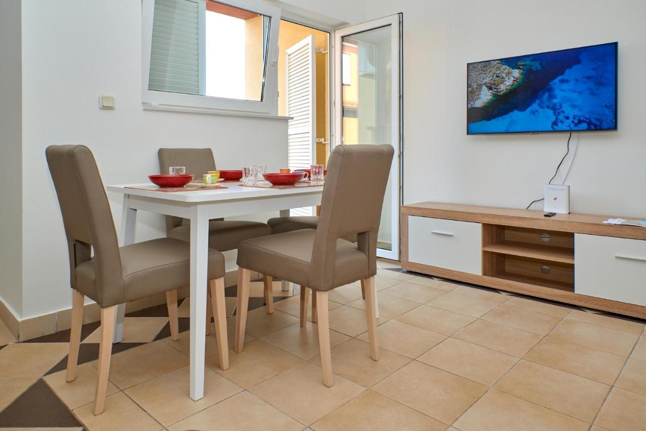 Cittanova Boutique Apartment Con Piscina Novigrad  Exterior photo