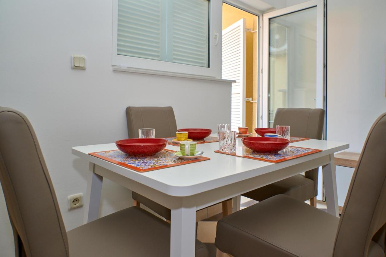 Cittanova Boutique Apartment Con Piscina Novigrad  Exterior photo